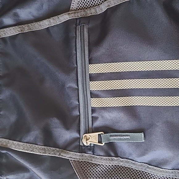 Adidas drawstring bag - Picture 2 of 4
